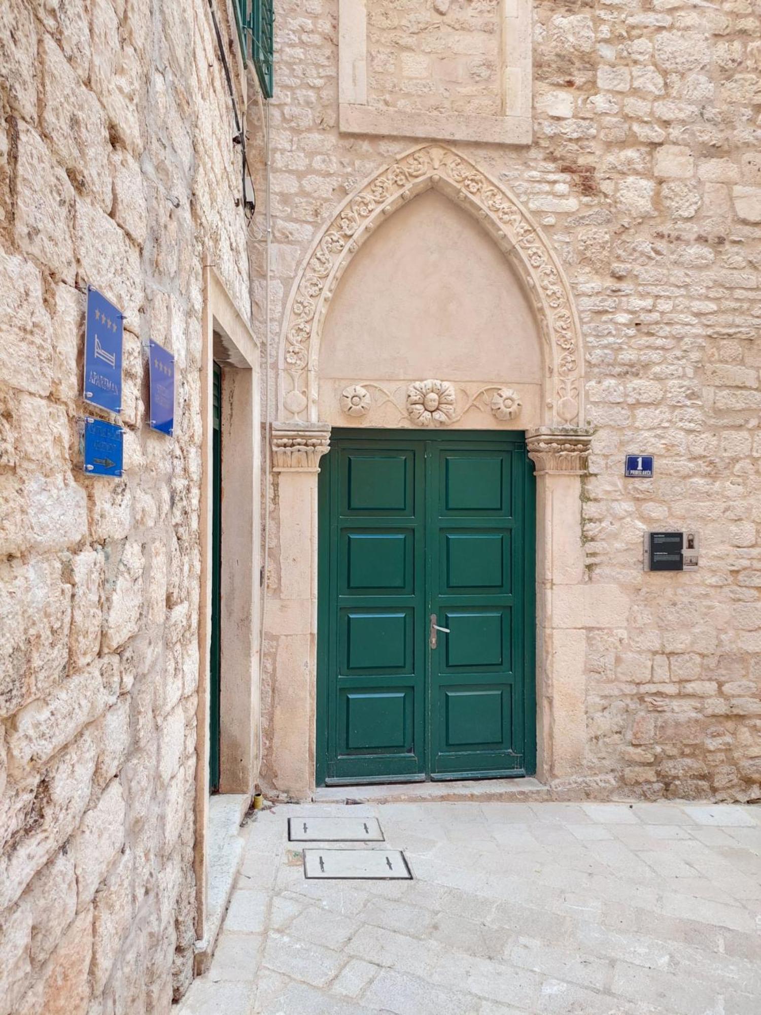 Central Palace Apartment شيبينيك المظهر الخارجي الصورة